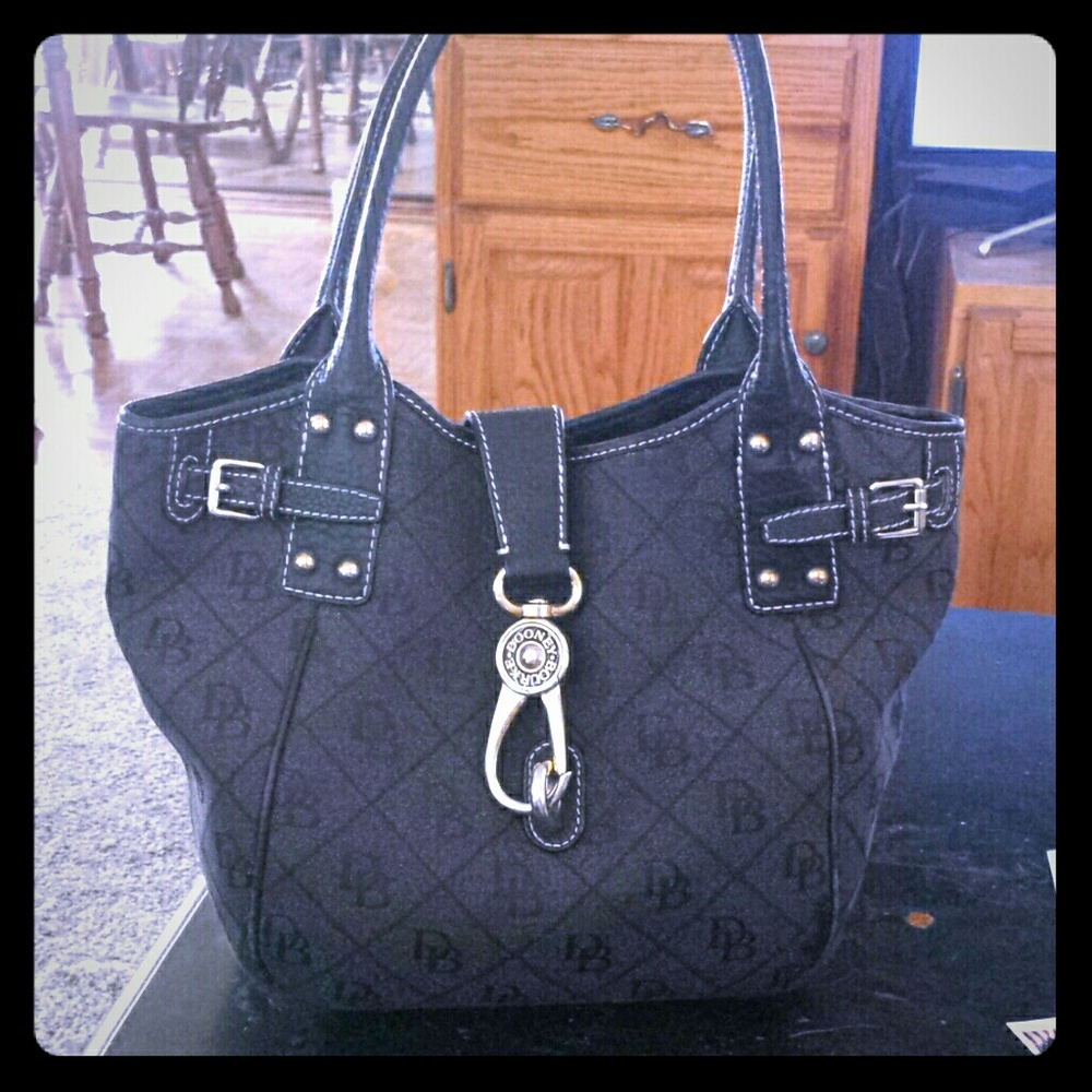 Dooney and bourke tote